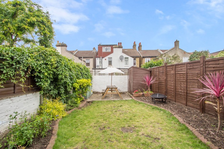 Park End, Bromley, 2 bedroom, End Of Terrace