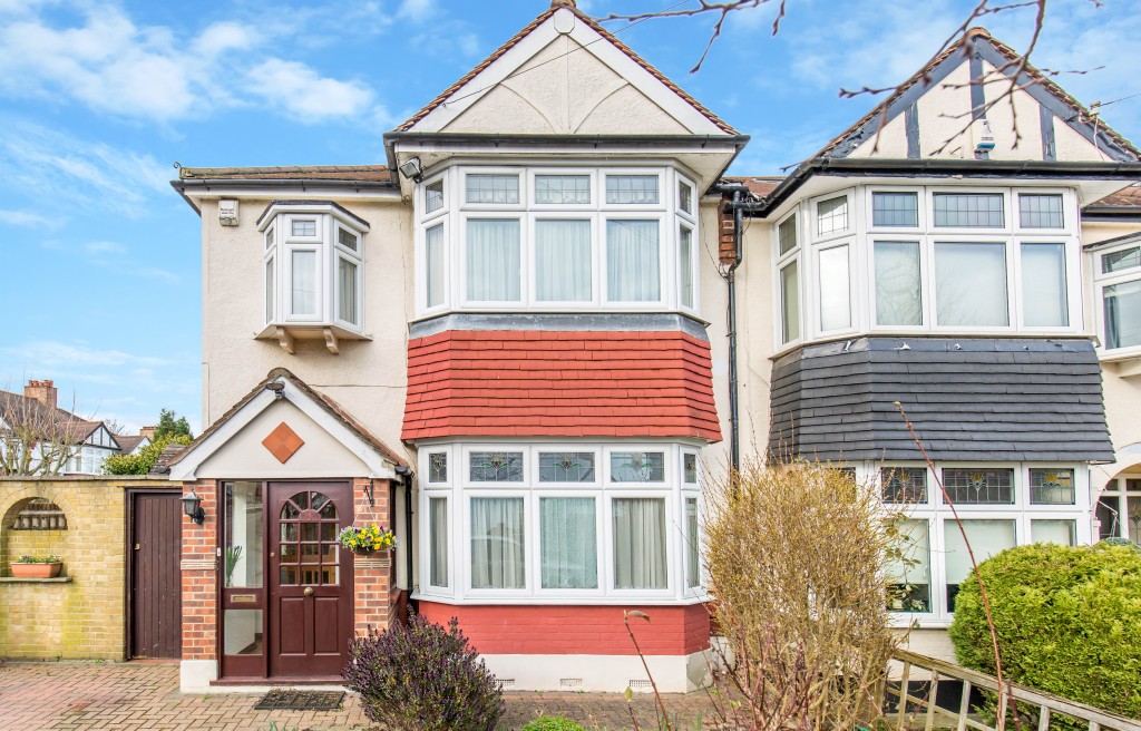 Lodge Gardens, Beckenham, 4 bedroom, End Of Terrace