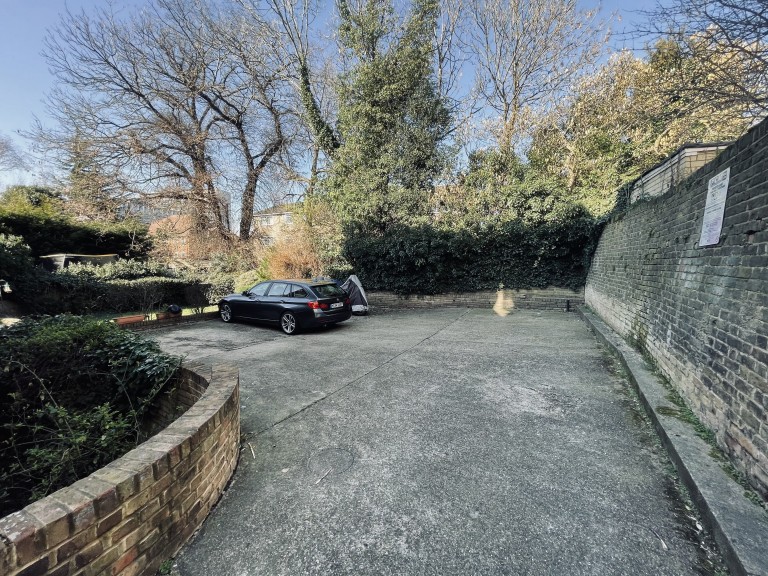 Images for Shirley Lodge Mansions, 41 Coombe Road, Croydon