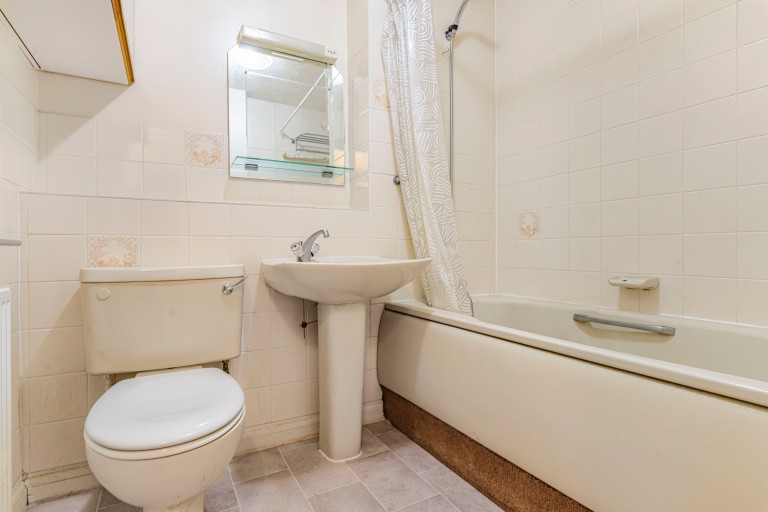 Images for Chatsworth House, Whitehaven Close, Bromley